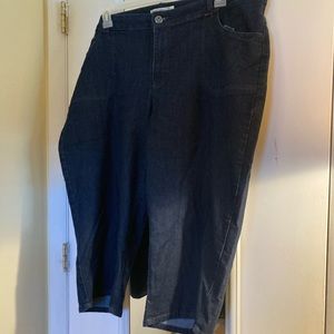 Faded Glory Women’s Capris